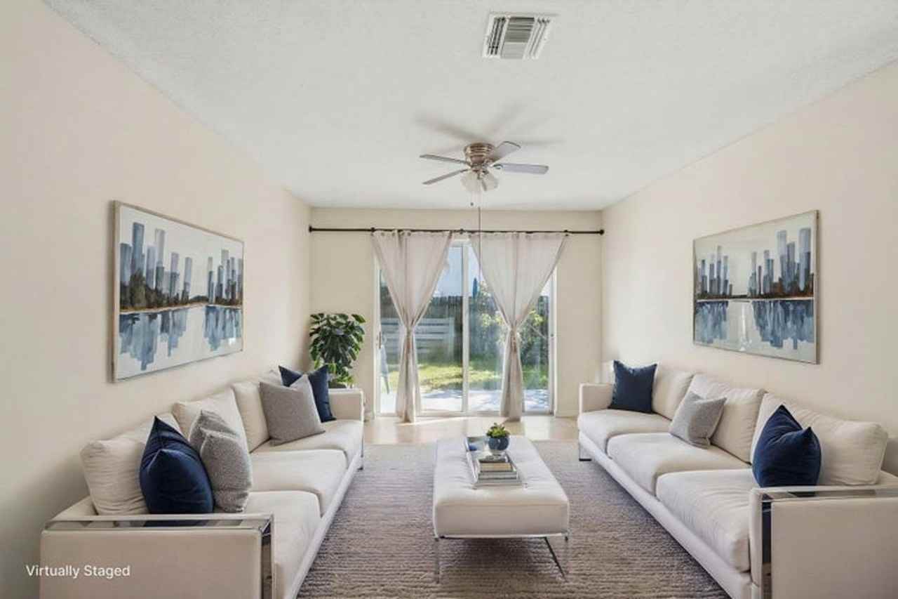 1239 Sussex St - Photo 4 of 18