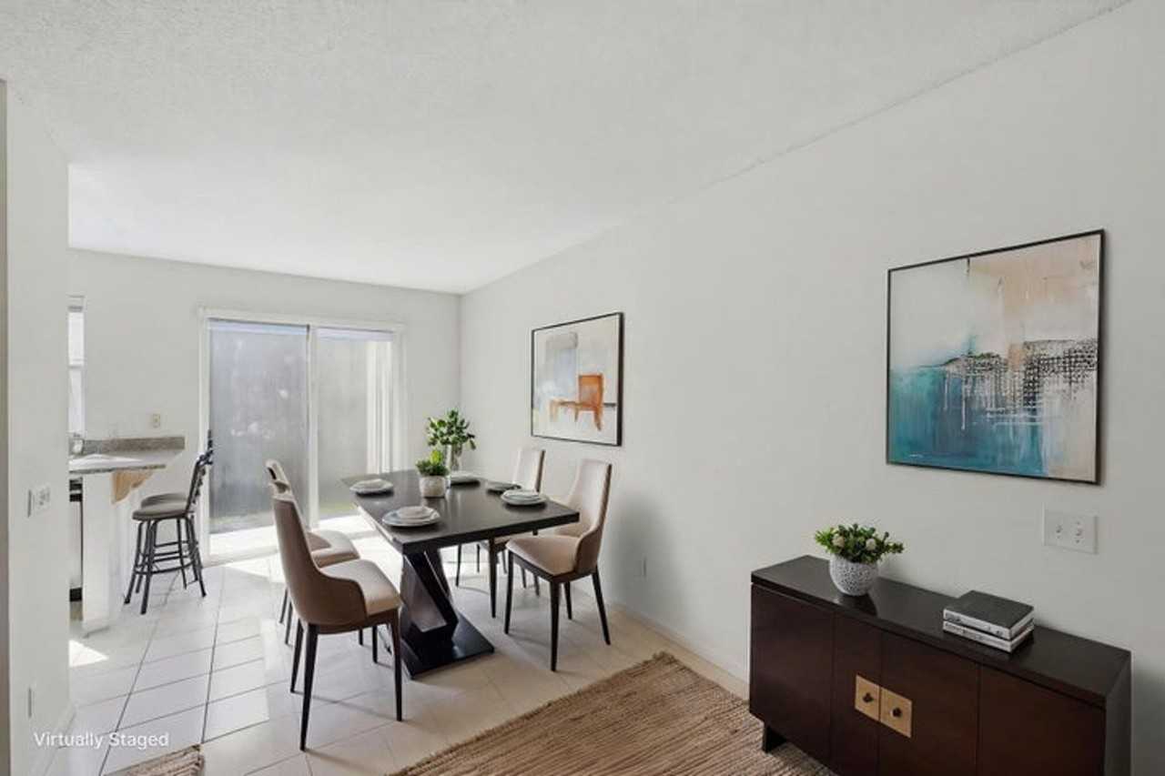 1239 Sussex St - Photo 7 of 18