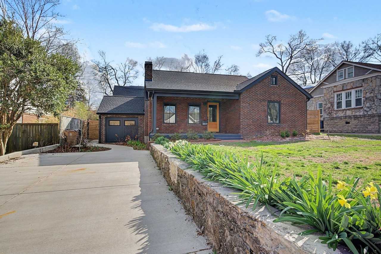 2809 Blakemore Ave - Photo 4 of 50