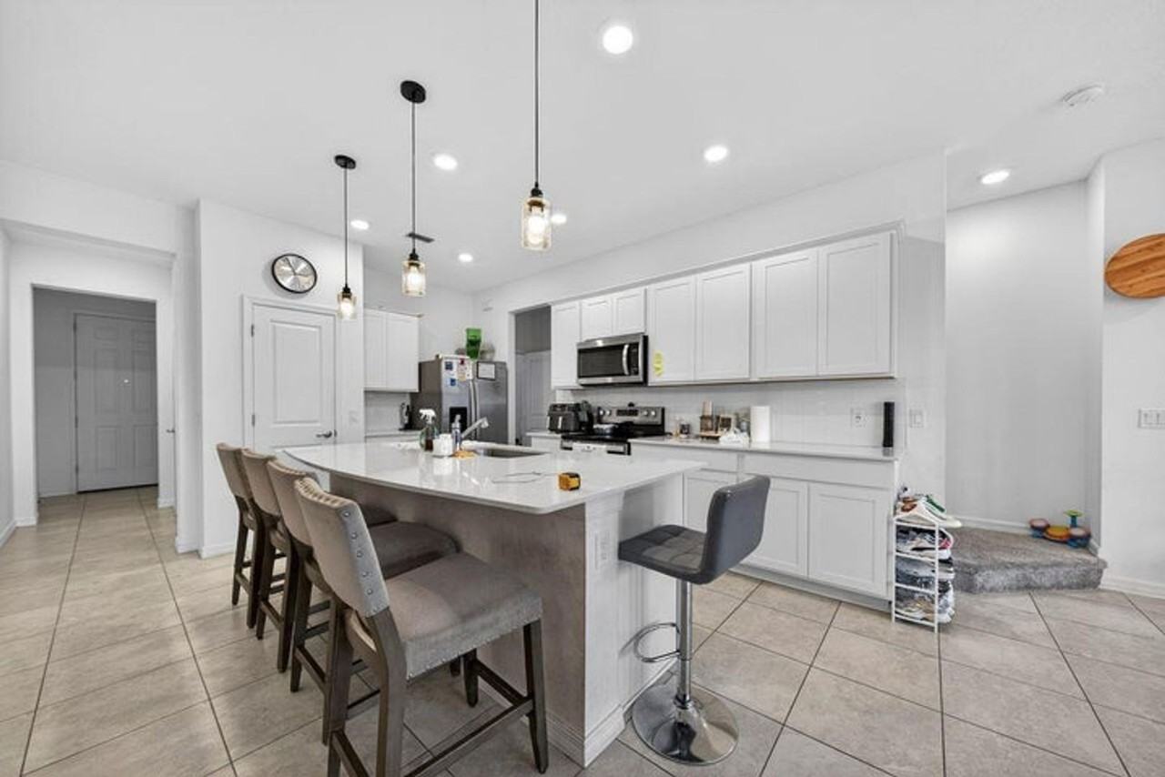 6128 Rancho Ln - Photo 2 of 10