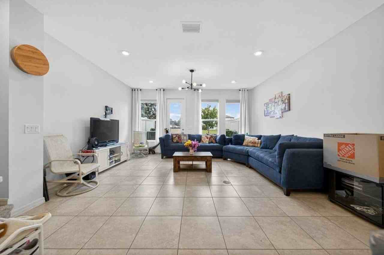 6128 Rancho Ln - Photo 3 of 10