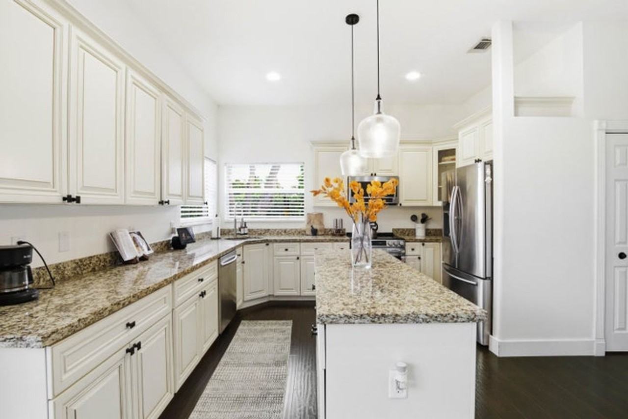 101 Mill Pond Ln - Photo 2 of 21