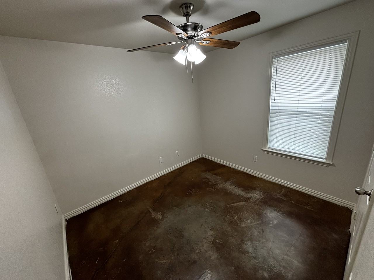 506 East Zenith Avenue #B - Photo 5 of 26