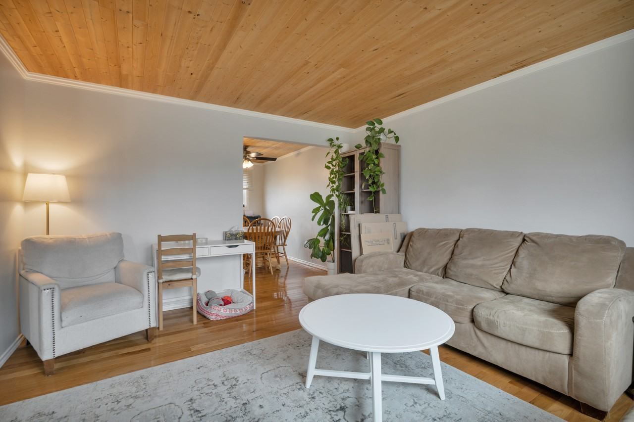 6803 135 Ave Nw - Photo 4 of 33