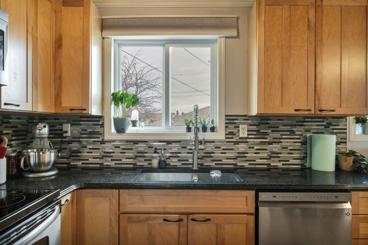 6803 135 Ave Nw - Photo 7 of 33