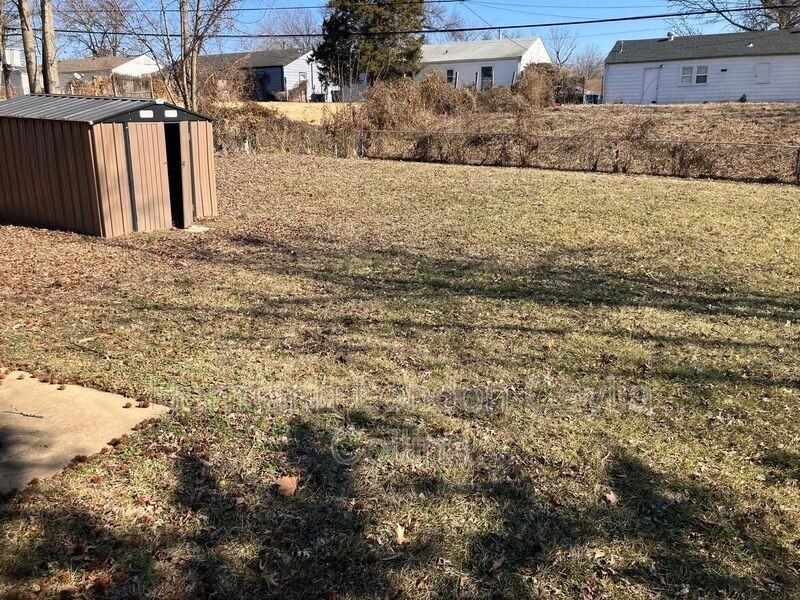 9850 Dennis Dr - Photo 3 of 14