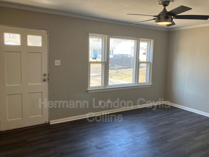 9850 Dennis Dr - Photo 4 of 14