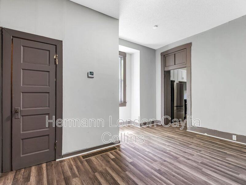 214 W Steins St #214 - Photo 2 of 15