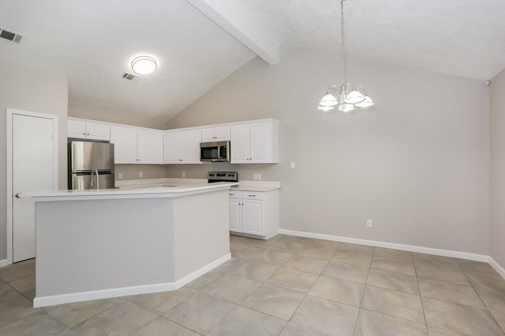 16096 Sun View Ln - Photo 5 of 16