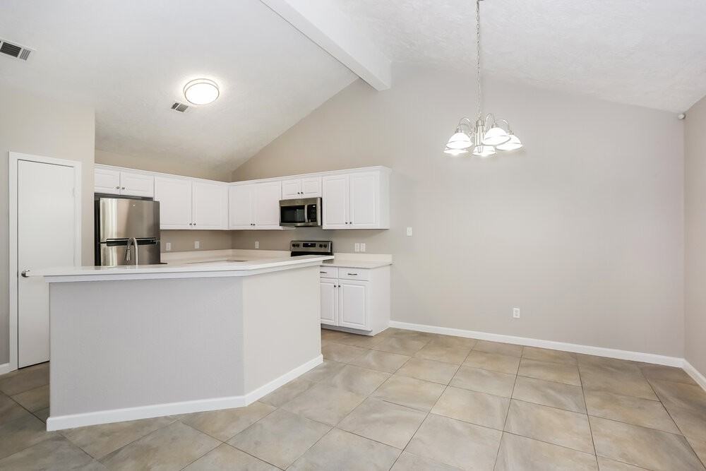 16096 Sun View Ln - Photo 6 of 16