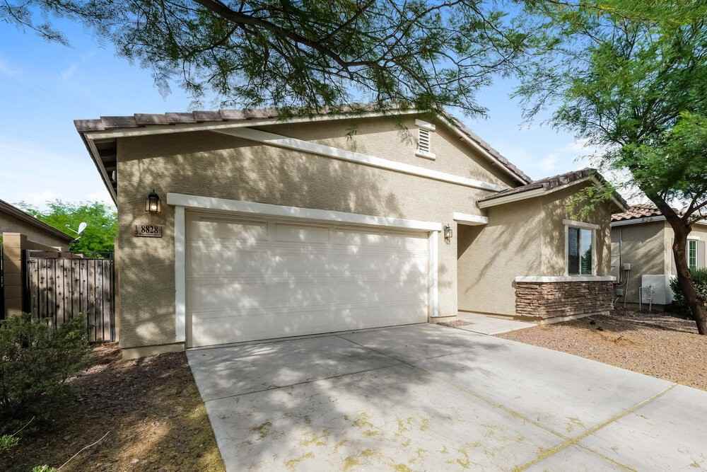 8828 S 41st Dr - Photo 3 of 16
