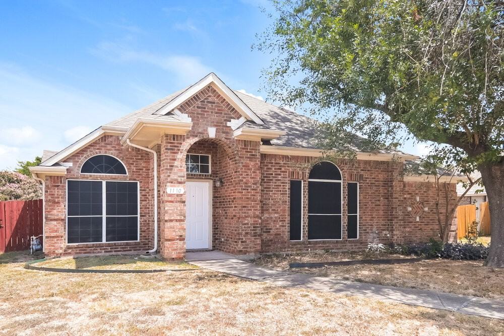 1110 Pin Oak Ln - Photo 3 of 18