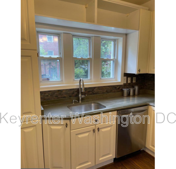 242 Emerson St Nw #NW - Photo 3 of 16