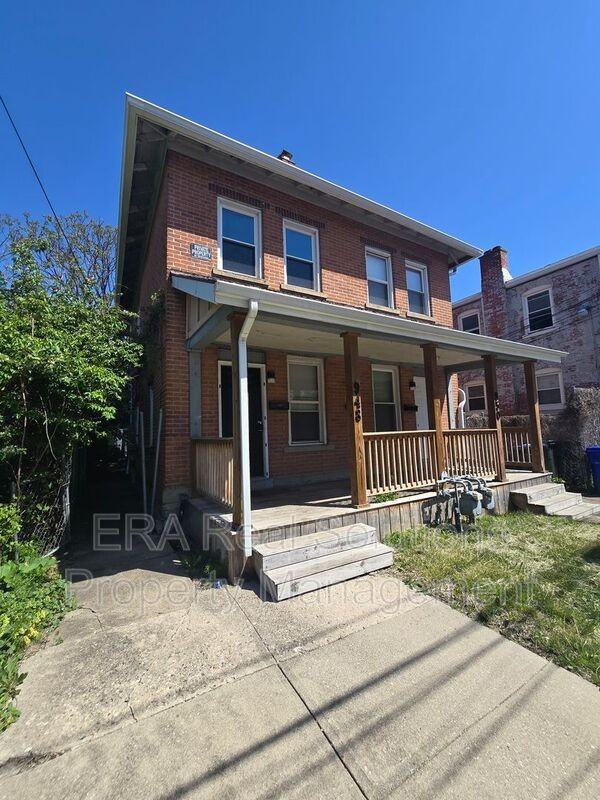 950 Mcallister Ave - Photo 5 of 12