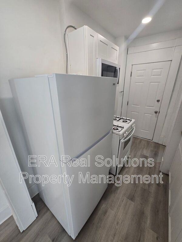 950 Mcallister Ave - Photo 6 of 12