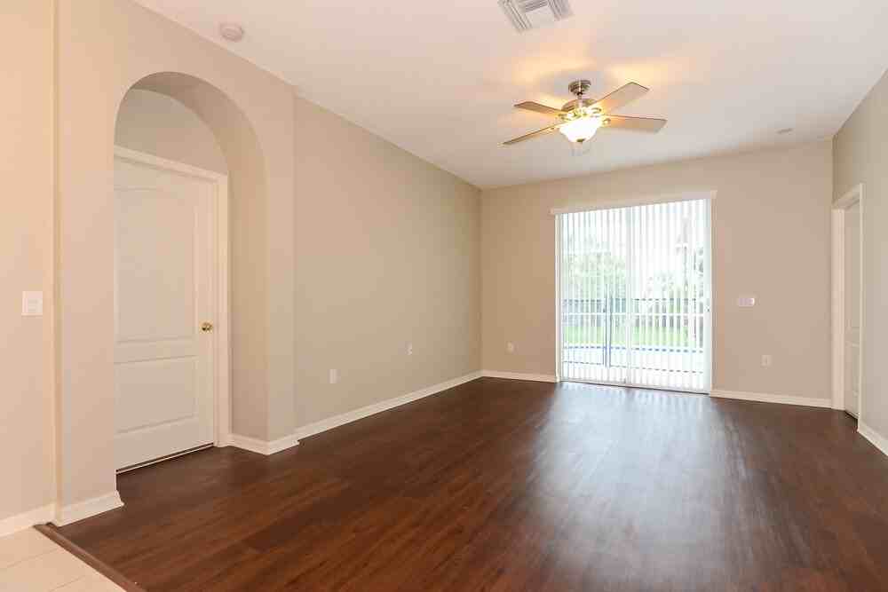 1842 Linton Ln - Photo 2 of 15