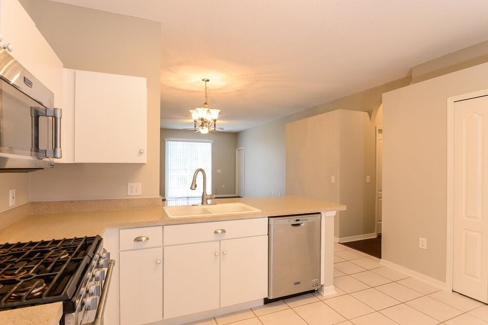 1842 Linton Ln - Photo 6 of 15