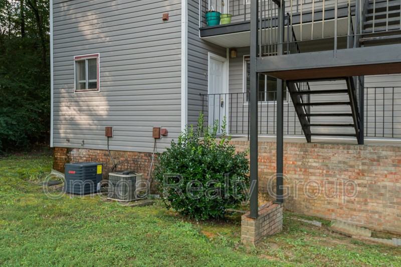 1700 14th Ave E #5 - Photo 2 of 24