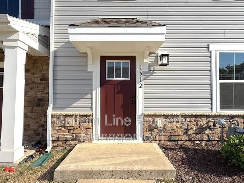 1612 Aspire St - Photo 2 of 26