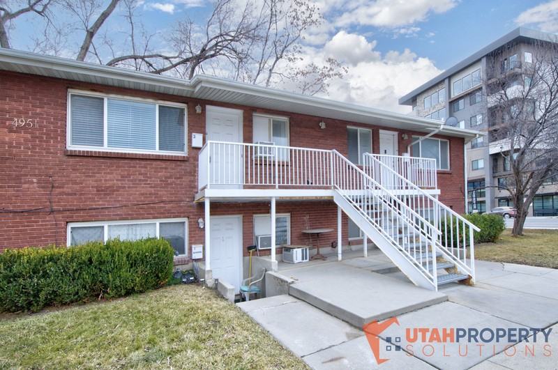 4951 S Center St #4 - Photo 2 of 12