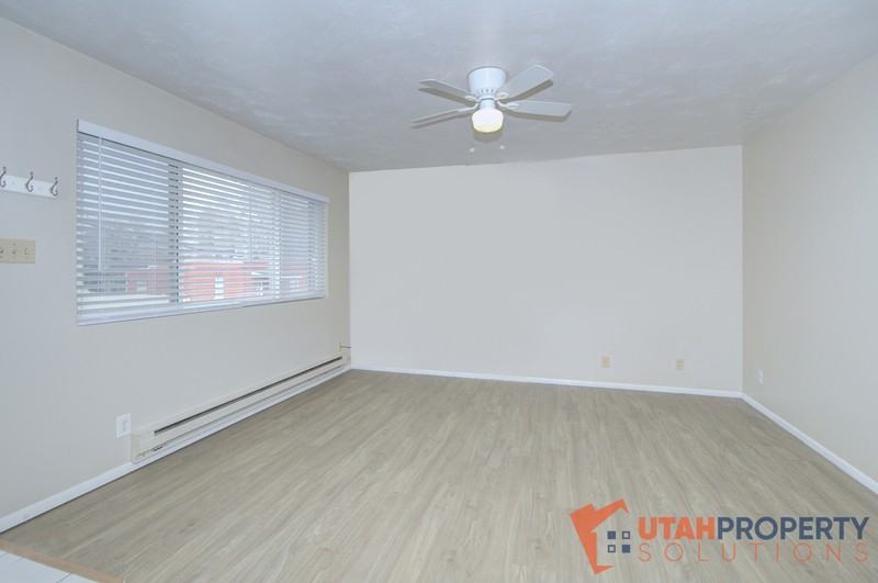 4951 S Center St #4 - Photo 3 of 12