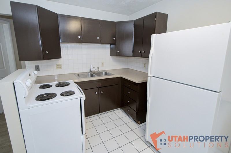 4951 S Center St #4 - Photo 6 of 12