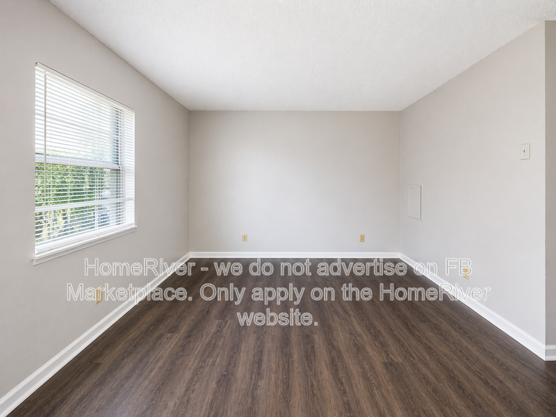 3405 N 34th St #C - Photo 3 of 13