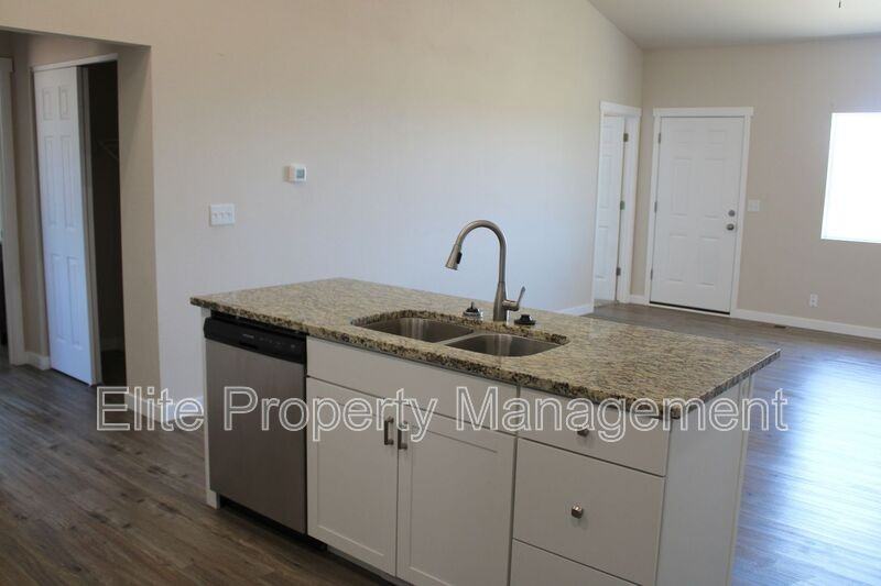 318 W Coral Dr - Photo 4 of 13