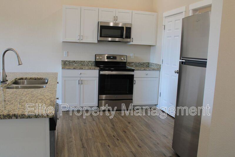 318 W Coral Dr - Photo 5 of 13