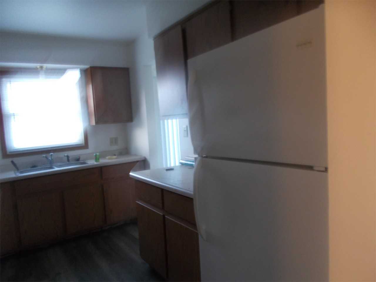 320 Joseph St - Photo 3 of 10