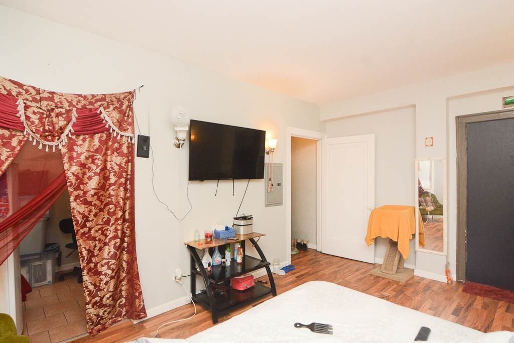 1712 W Estes Ave #204 - Photo 7 of 15