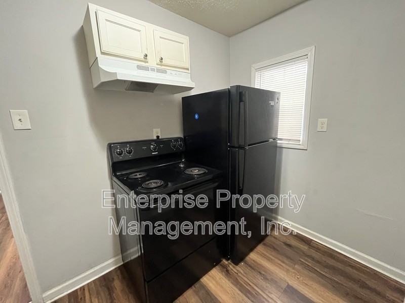 677 Buntyn St #2 - Photo 5 of 7