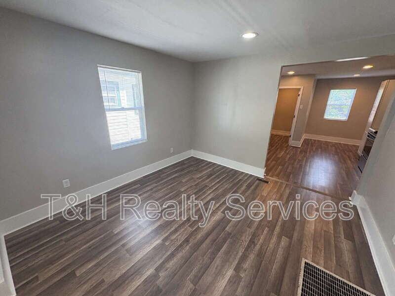 3729 N Kenwood Ave - Photo 3 of 16