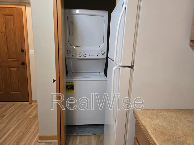 502 Sw Evergreen Ave #203 - Photo 6 of 19