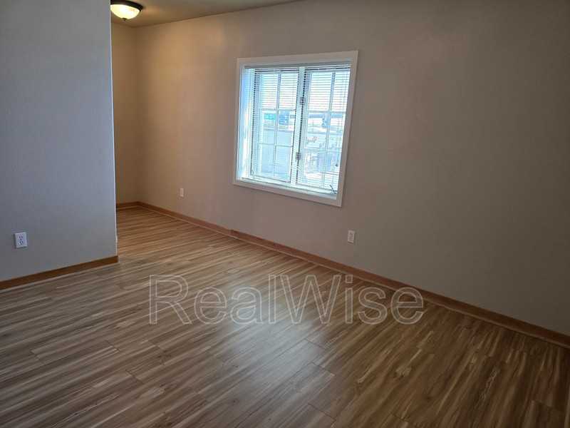 502 Sw Evergreen Ave #203 - Photo 7 of 19