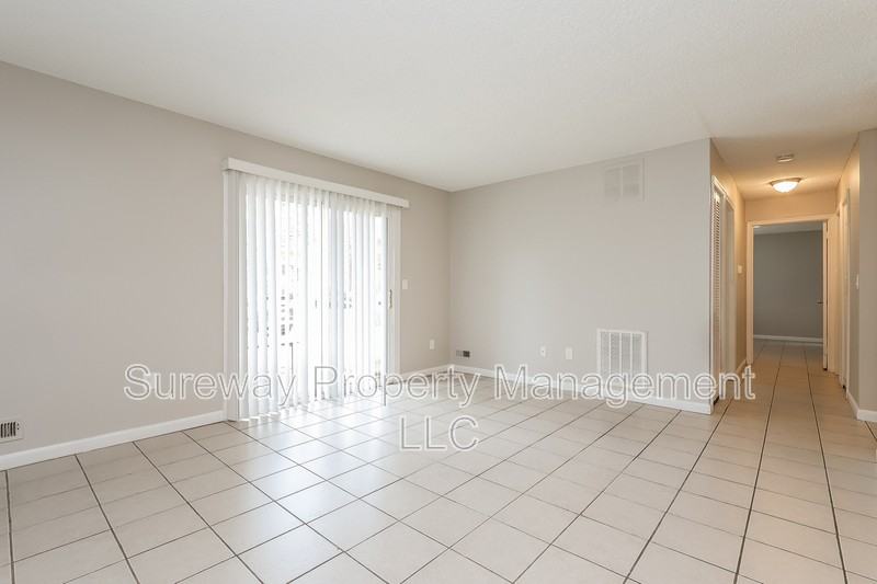 117 Liberty Ct - Photo 3 of 10