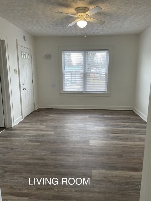 220 Willow St - Photo 4 of 21