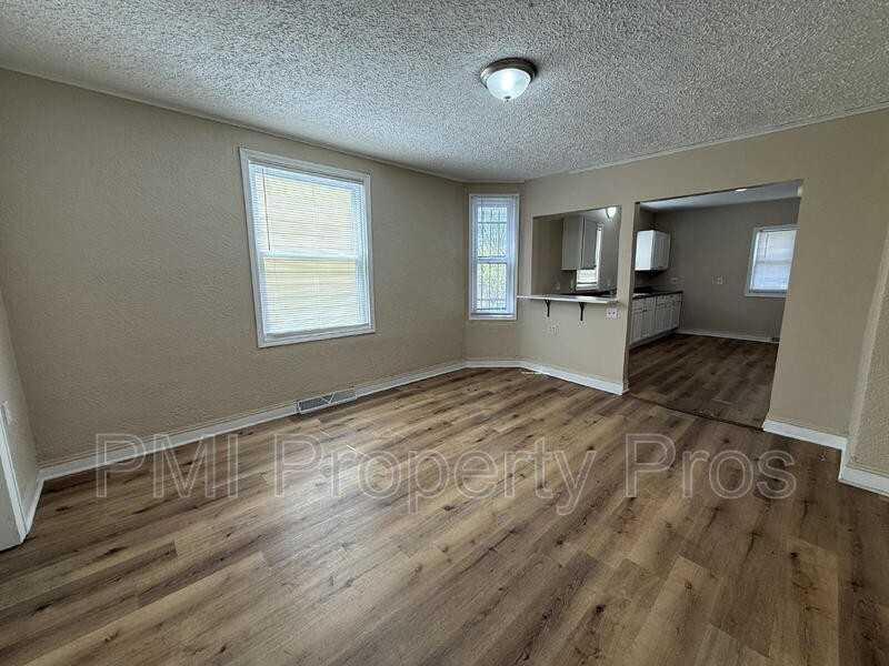 2945 N 23rd St - Photo 2 of 50