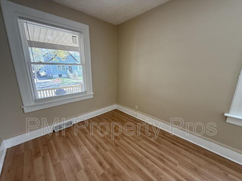 2945 N 23rd St - Photo 6 of 50