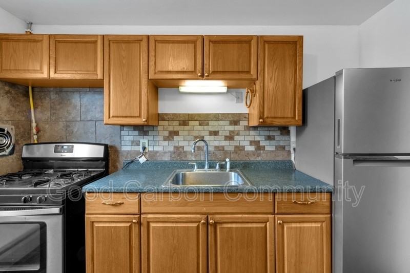 5752 Main St - Photo 3 of 14