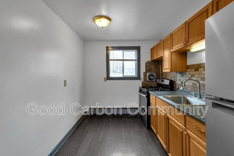 5752 Main St - Photo 4 of 14