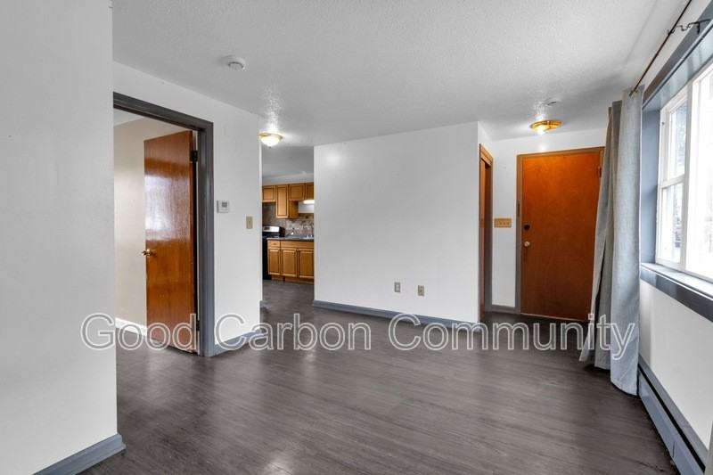 5752 Main St - Photo 6 of 14