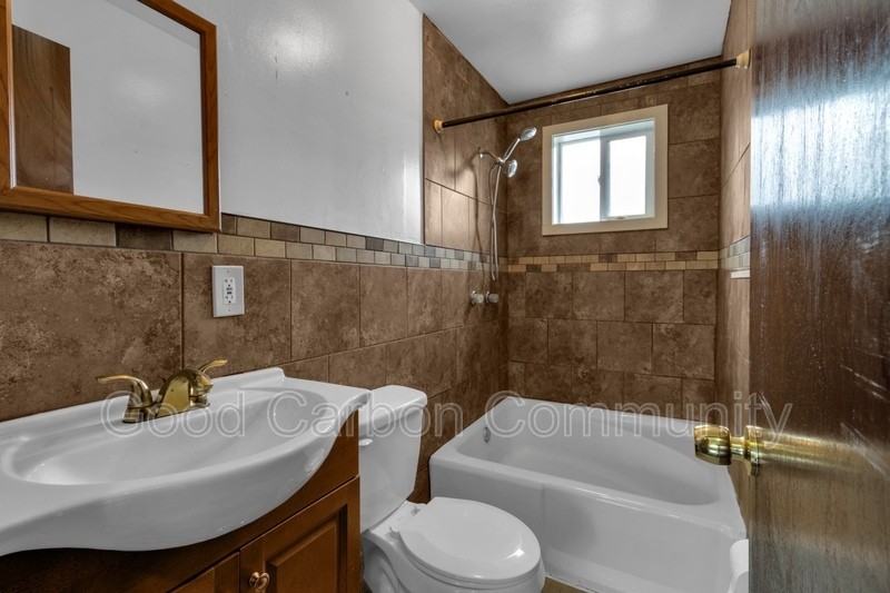 5752 Main St - Photo 7 of 14