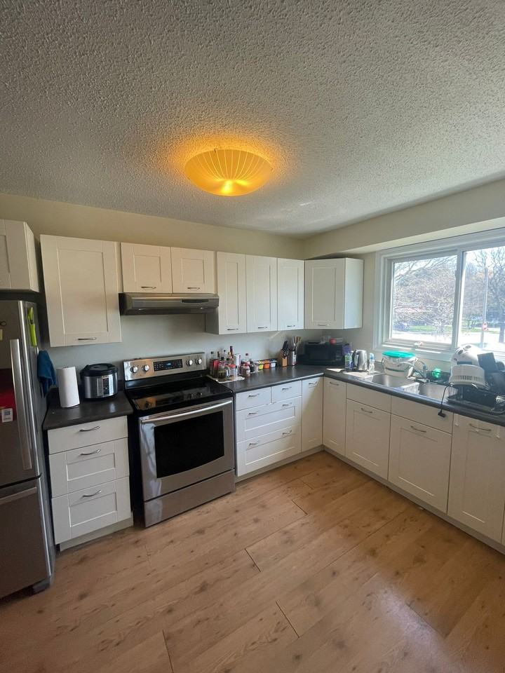 126 Conroy Crescent - Photo 5 of 12