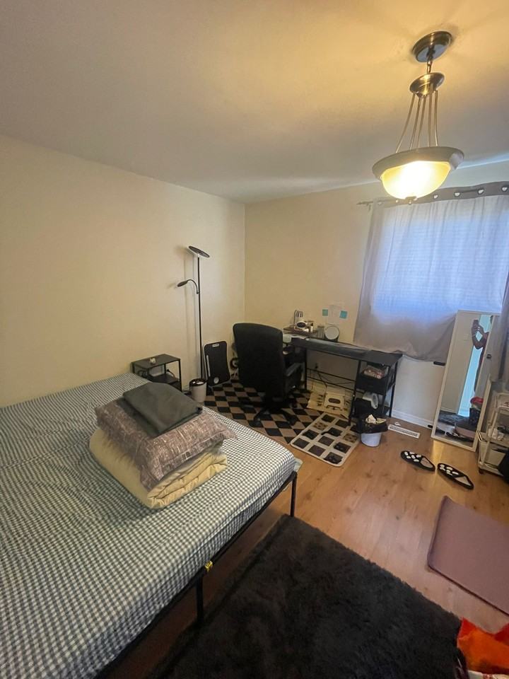 126 Conroy Crescent - Photo 7 of 12