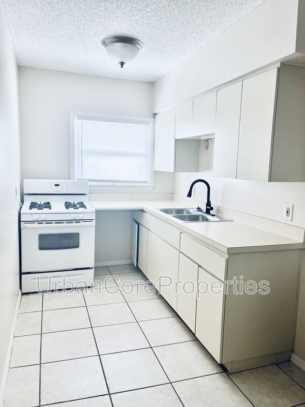 1725 5th St N #7 - Photo 2 of 13