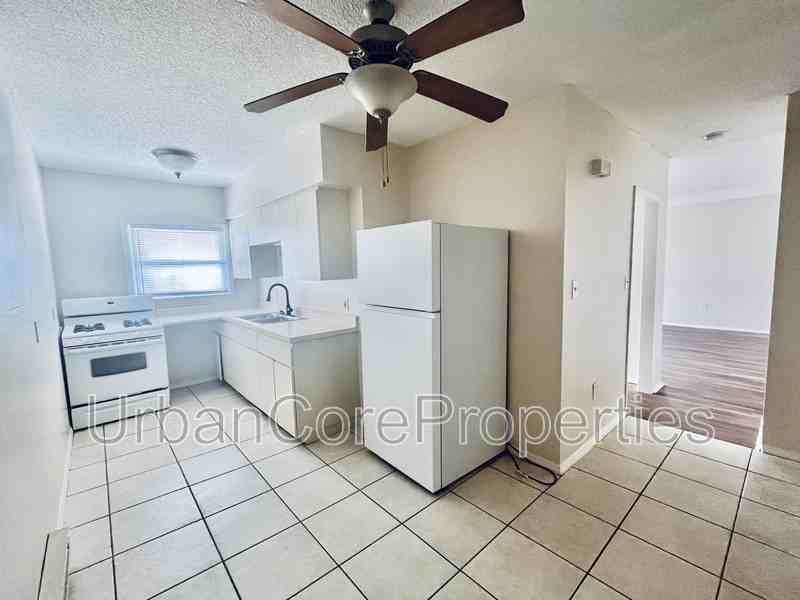 1725 5th St N #7 - Photo 3 of 13