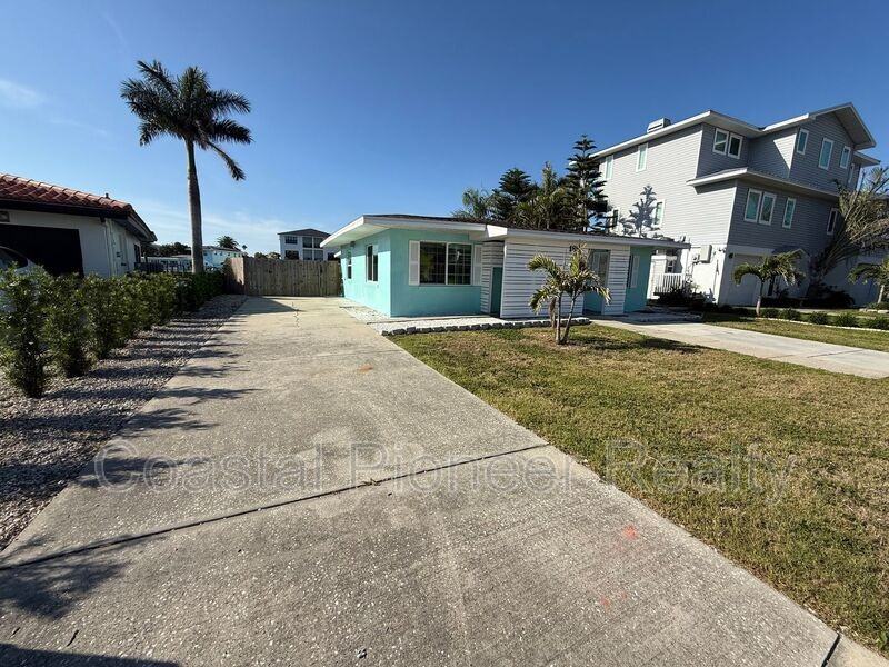 185 175th Terrace Dr E - Photo 2 of 20