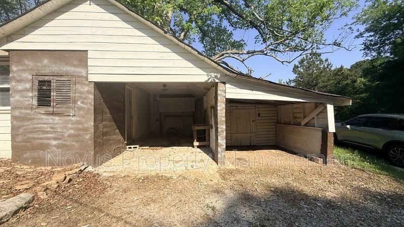 1664 Poplar Rd - Photo 2 of 14