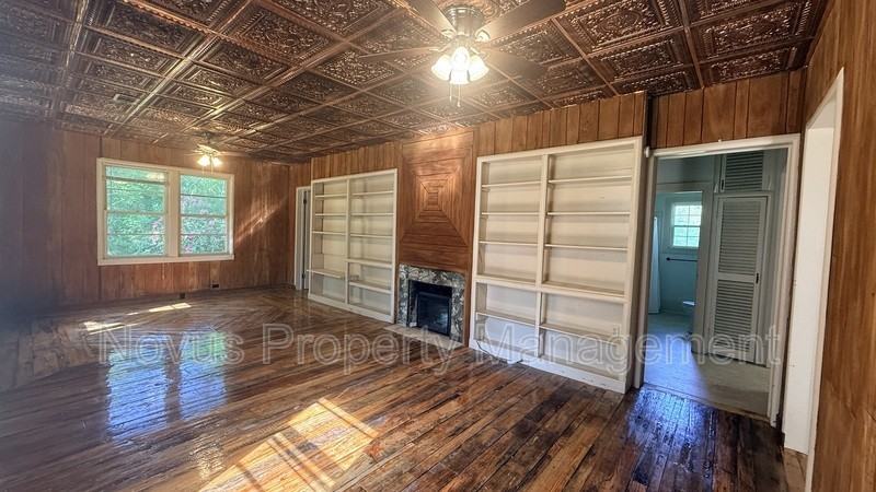 1664 Poplar Rd - Photo 5 of 14